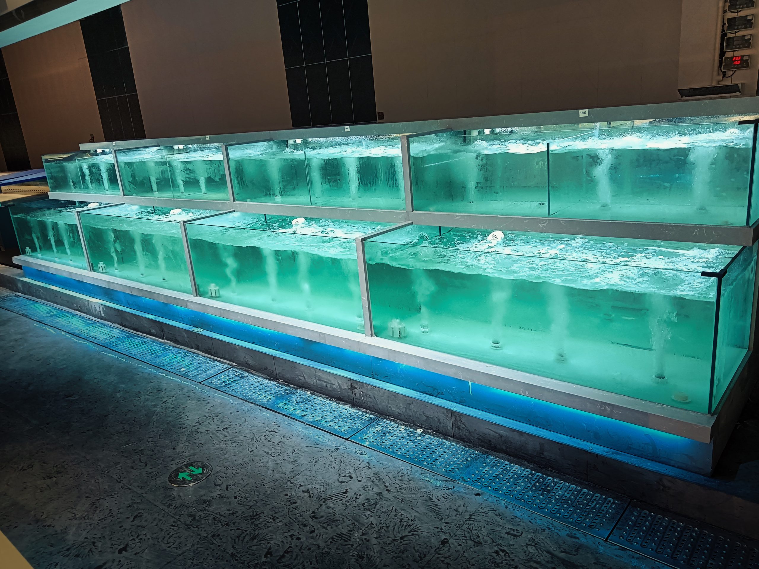 重庆市万州区鲜百佳连锁超市中天家具店