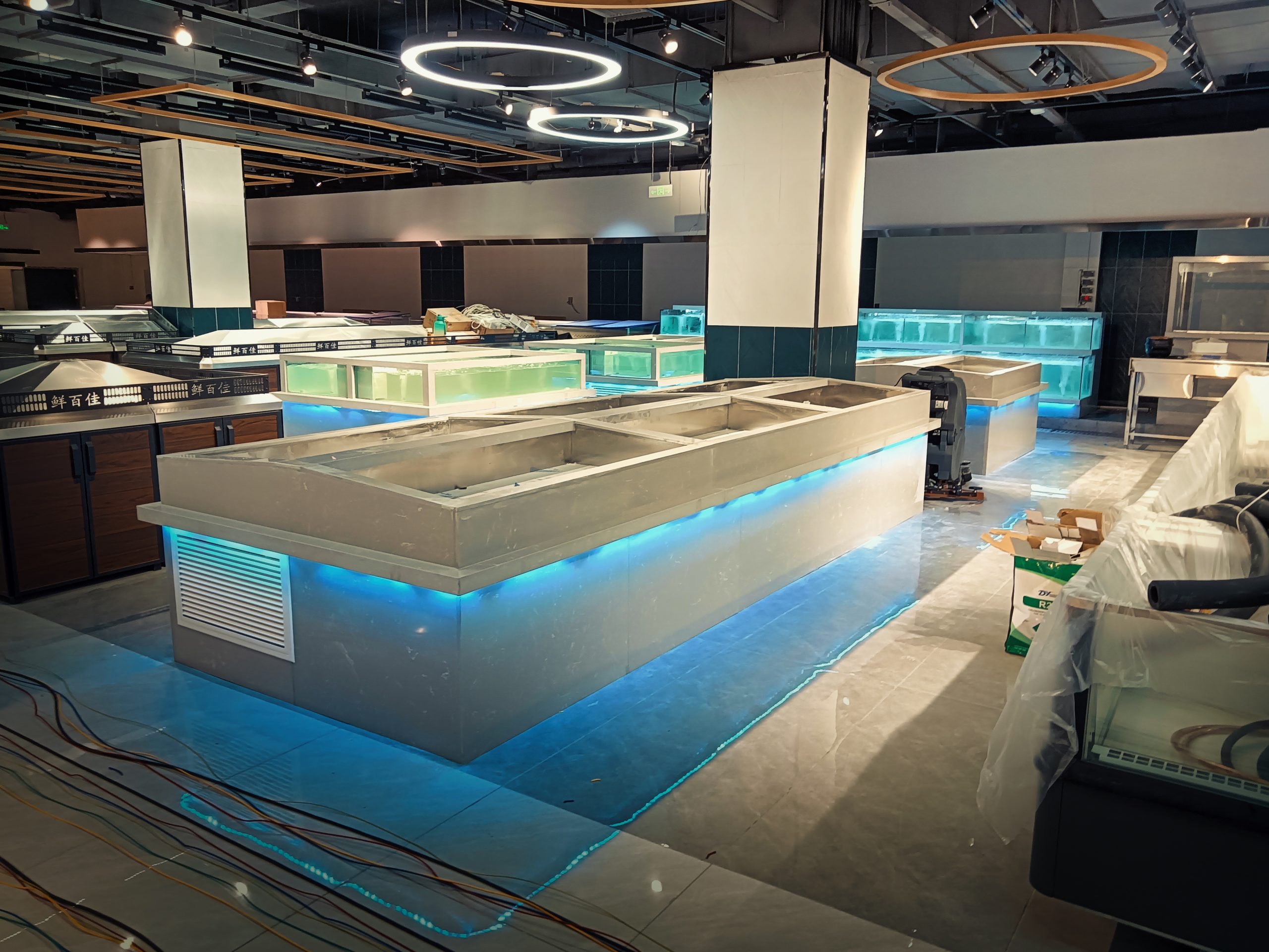 重庆市万州区鲜百佳连锁超市中天家具店