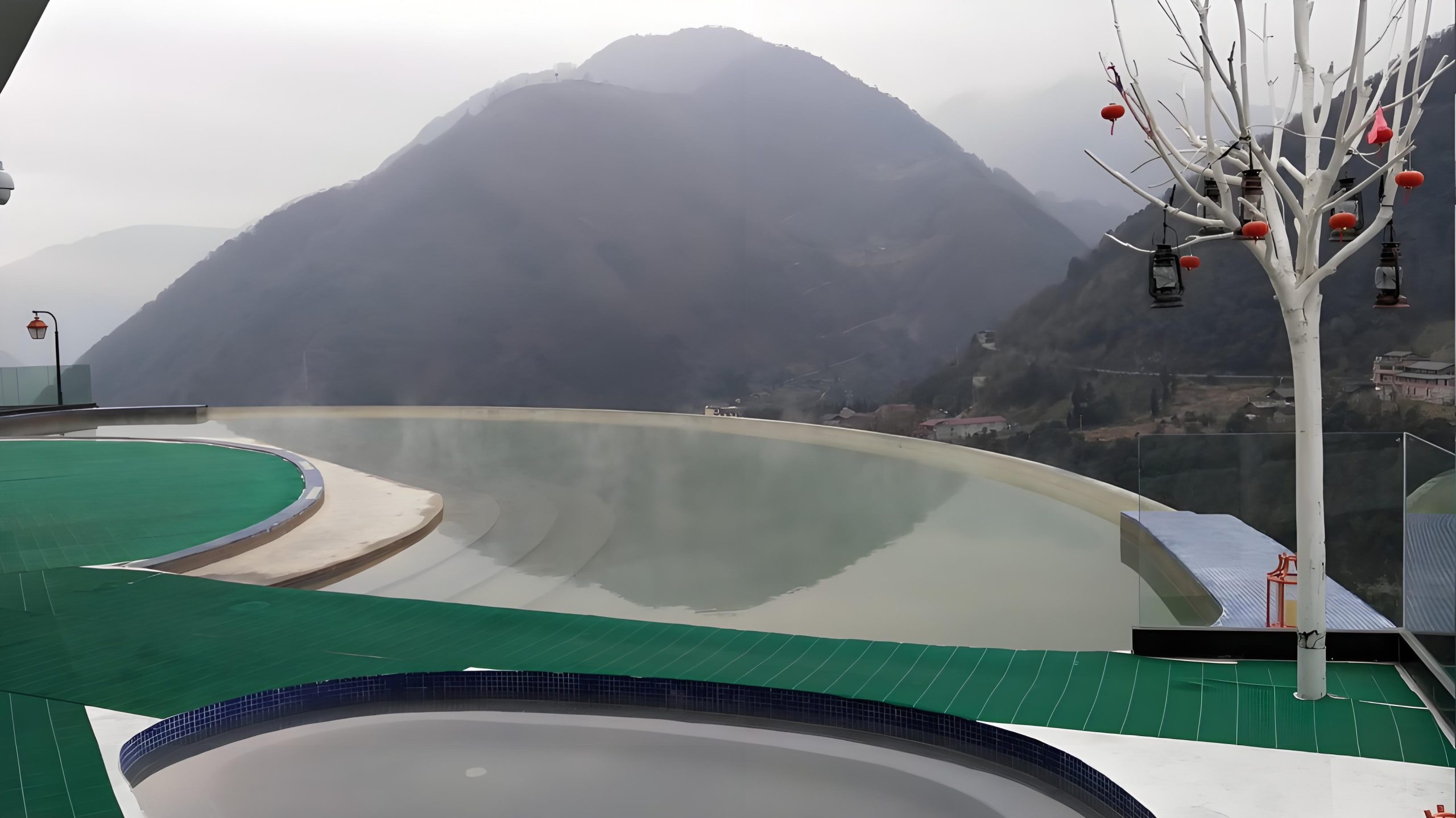 海螺沟长征温泉大酒店